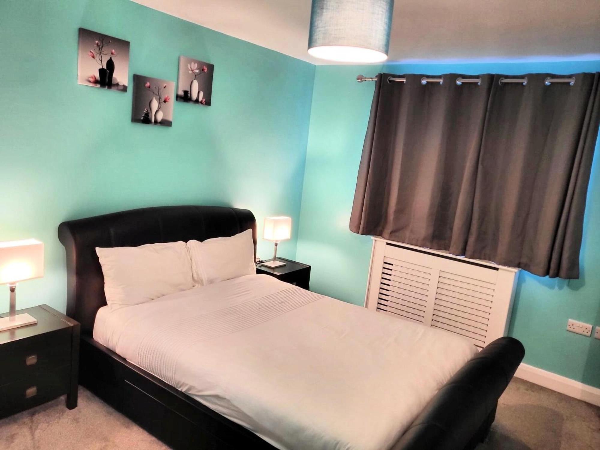 Lovely 2- Bedroom Apartment In Белфаст Экстерьер фото
